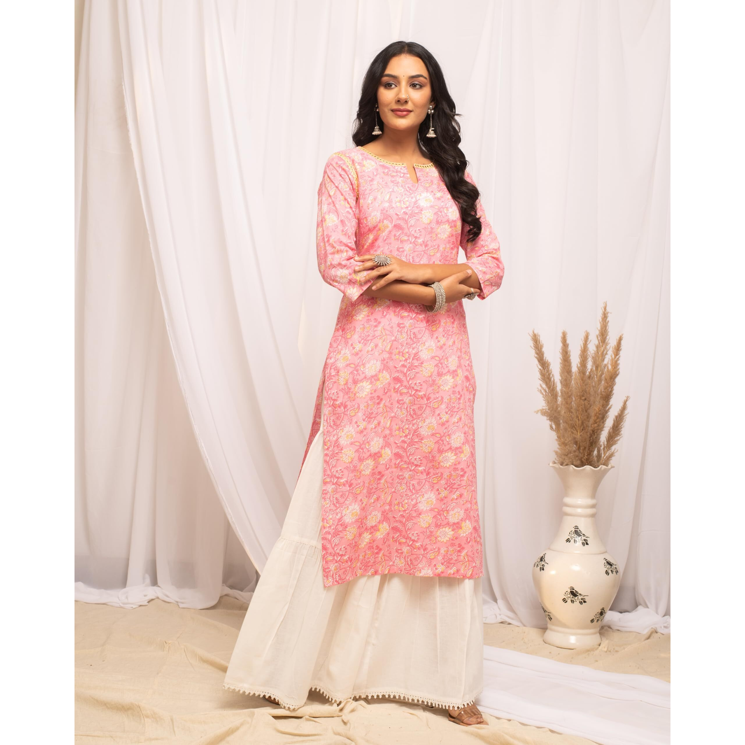 Fiorra Women's Floral Printed Peach Cotton Straight Kurta Far0110