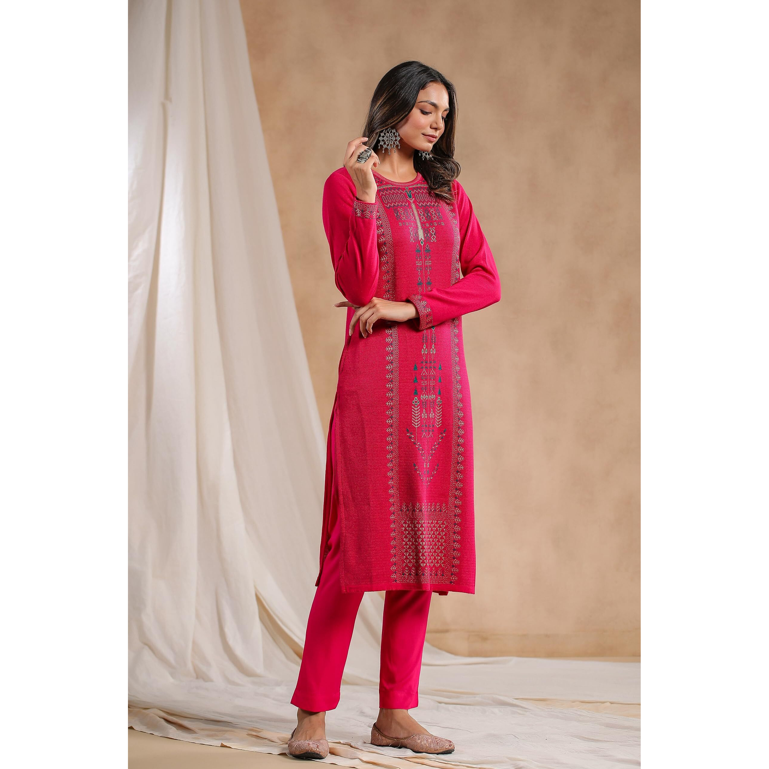 Ishin Women's Pink Jacquard Style Ethnic Motifs Straight Winterwear Kurta