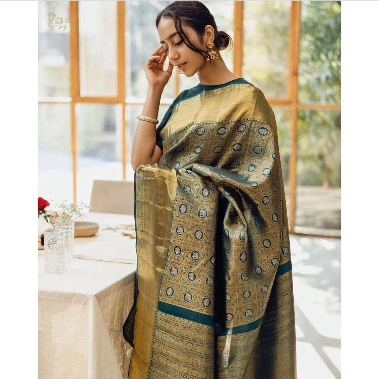 Flosive Women's Kanjivaram Silk Saree With Beautiful Blouse With Zari Border (Green)