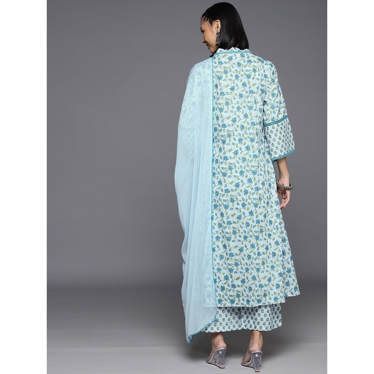 Varanga Women V Neck Collar Kurta Paired With Tonal Dupatta And Tonal Bottom.
