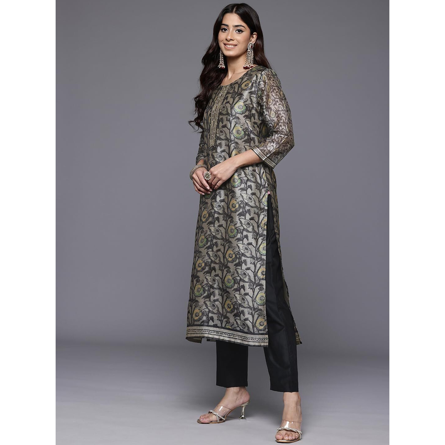 Varanga Women Grey Floral Printed Round Neck Straight Kurta Paired With Bottom And Printed Dupatta  Elegant & Comfortable Ethnic Wear