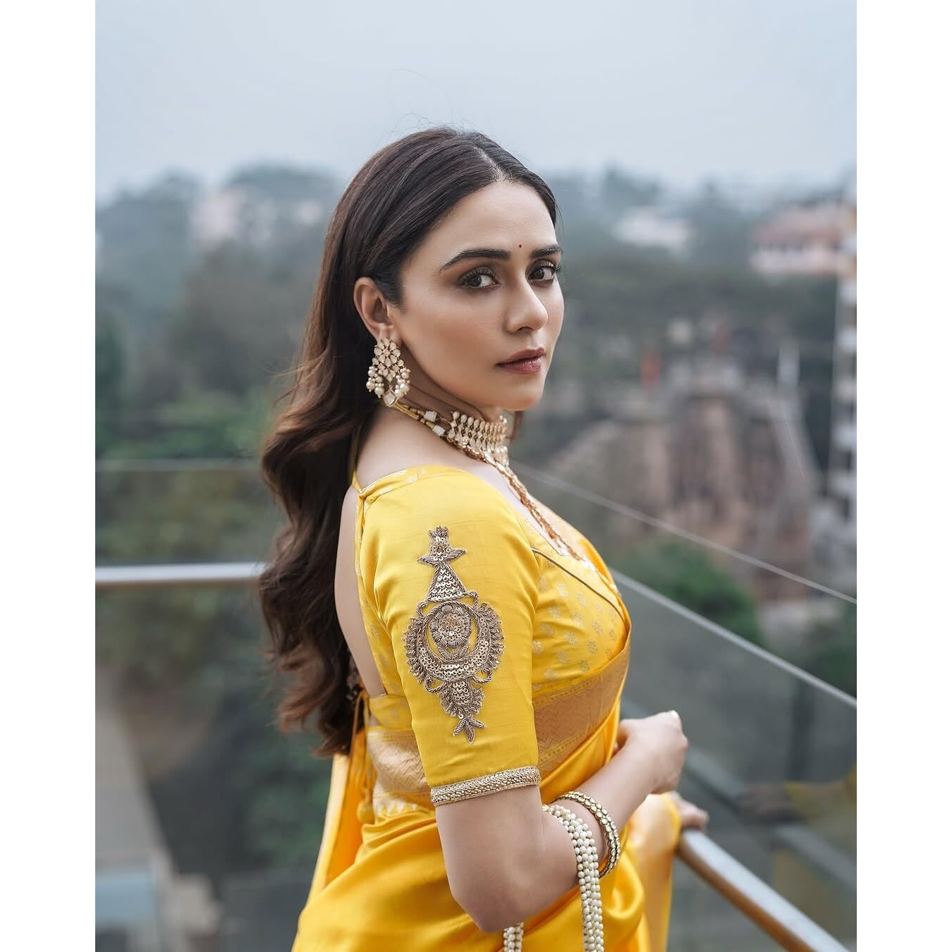Flosive Women's Beautiful Hot Yellow Shine Kanjivaram Wedding Saree With Blouse