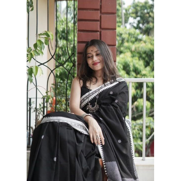 Flosive Women's Latest Kanjivaram Silk Saree With Blouse (Black)