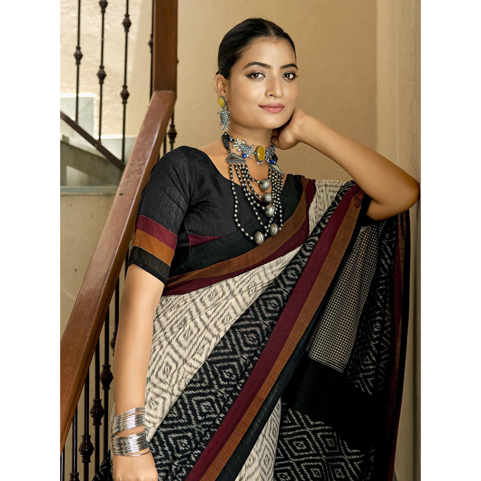 Satrani Women's Cotton Blend Geometric Printed Saree With Unstitched Blouse Piece (3816S814N_Cream & Black)