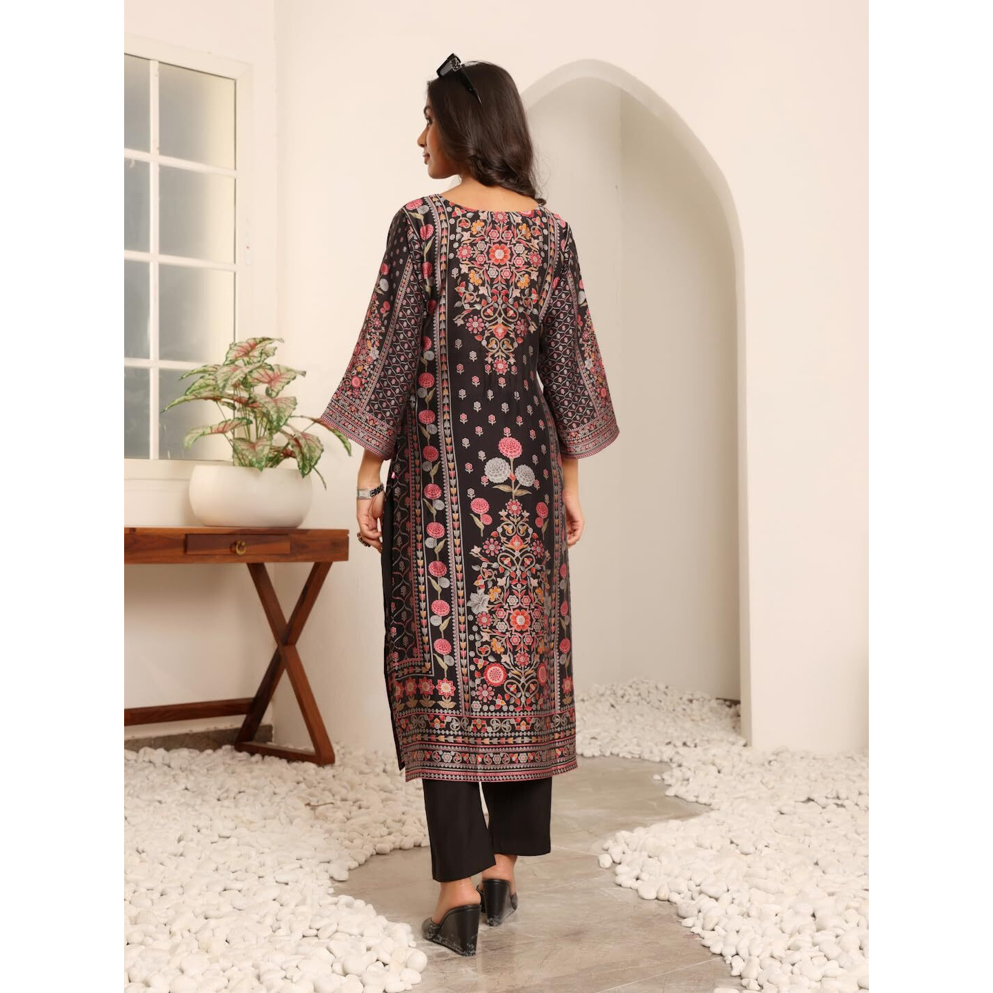 Varanga Women Black Floral Printed Kurta With Solid Trouser  Comfortable Cotton Set For Casual Outings, Versatile Design For All Occasions, Stylish And Relaxed Fit For All Body Types (Large)