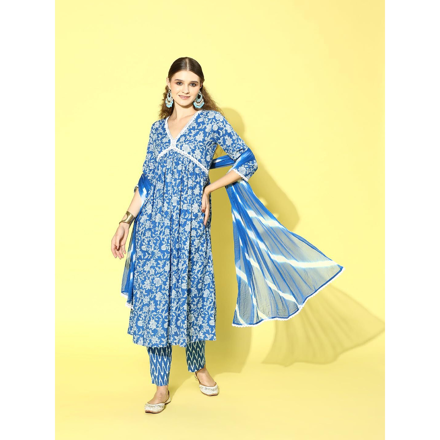 Stylum Women's Floral Printed Cotton Naira Cut Kurta Pant Dupatta Set (Kpdaliablue40_Blue, L)