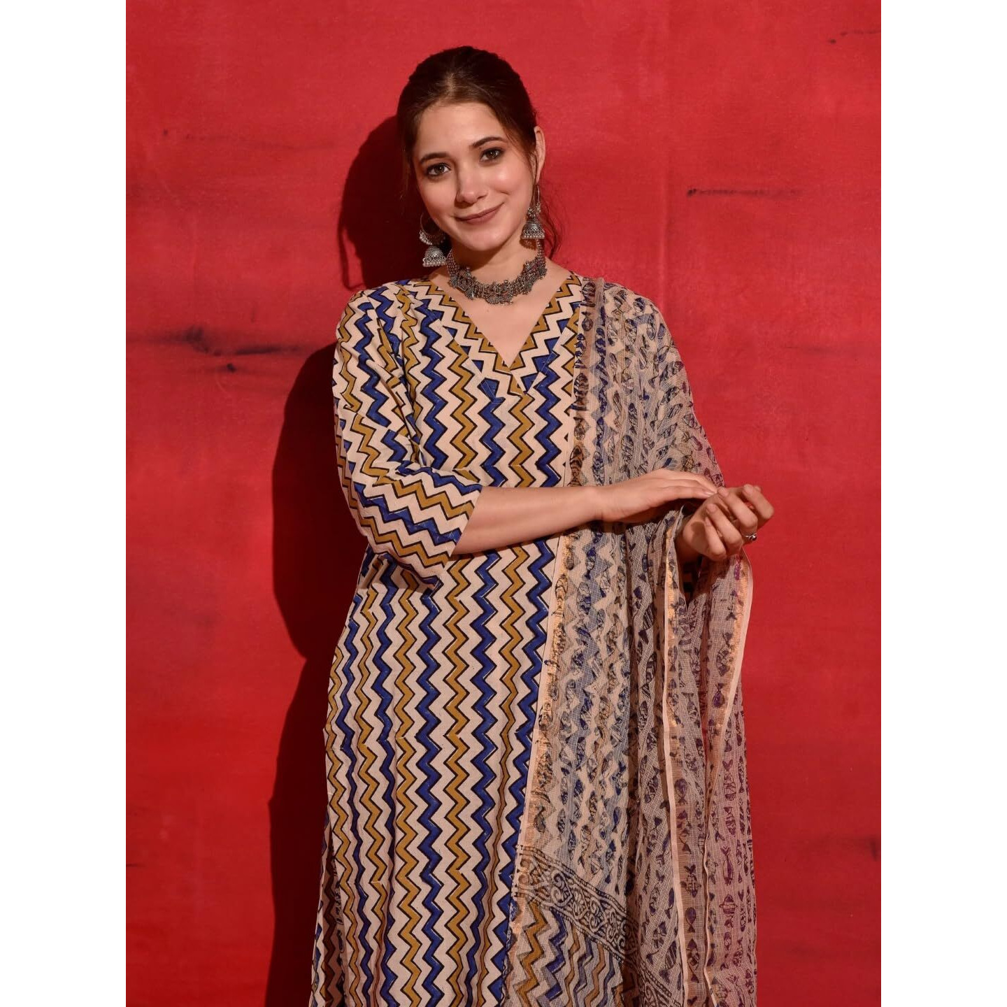 Nainvish Women's Rayon Printed Straight V-Neck Kurta Pant With Dupatta (Sd688_Kbd-S_Multicolor)