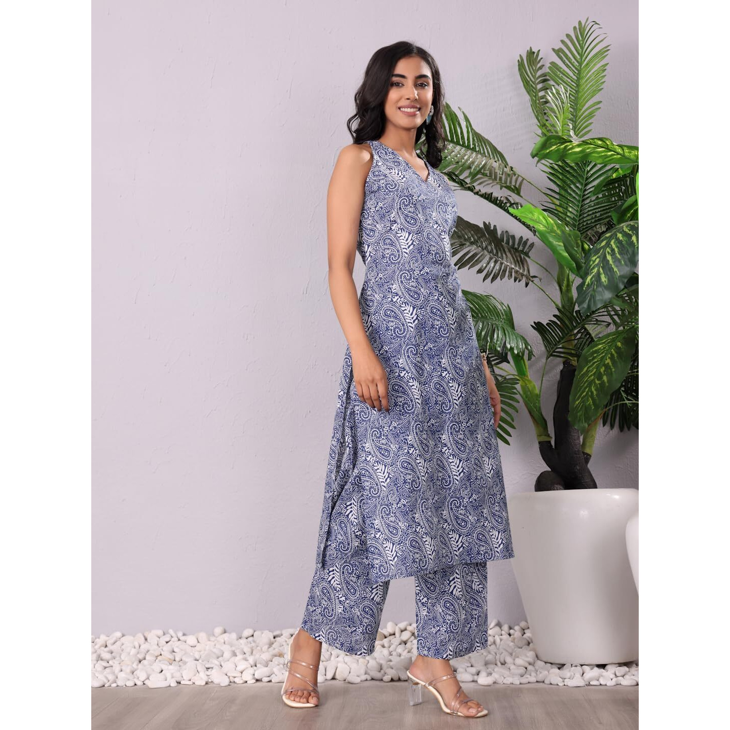 Varanga Women Paisley Printed Pure Cotton Halter Neck Kurta With Trousers | Stylish Ethnic Wear For Women (Small) Blue