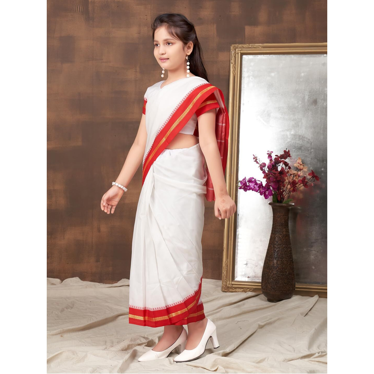 Aarika Girls Ethnic Wear White Colour Bangoli Silk Saree (3-9 Years)