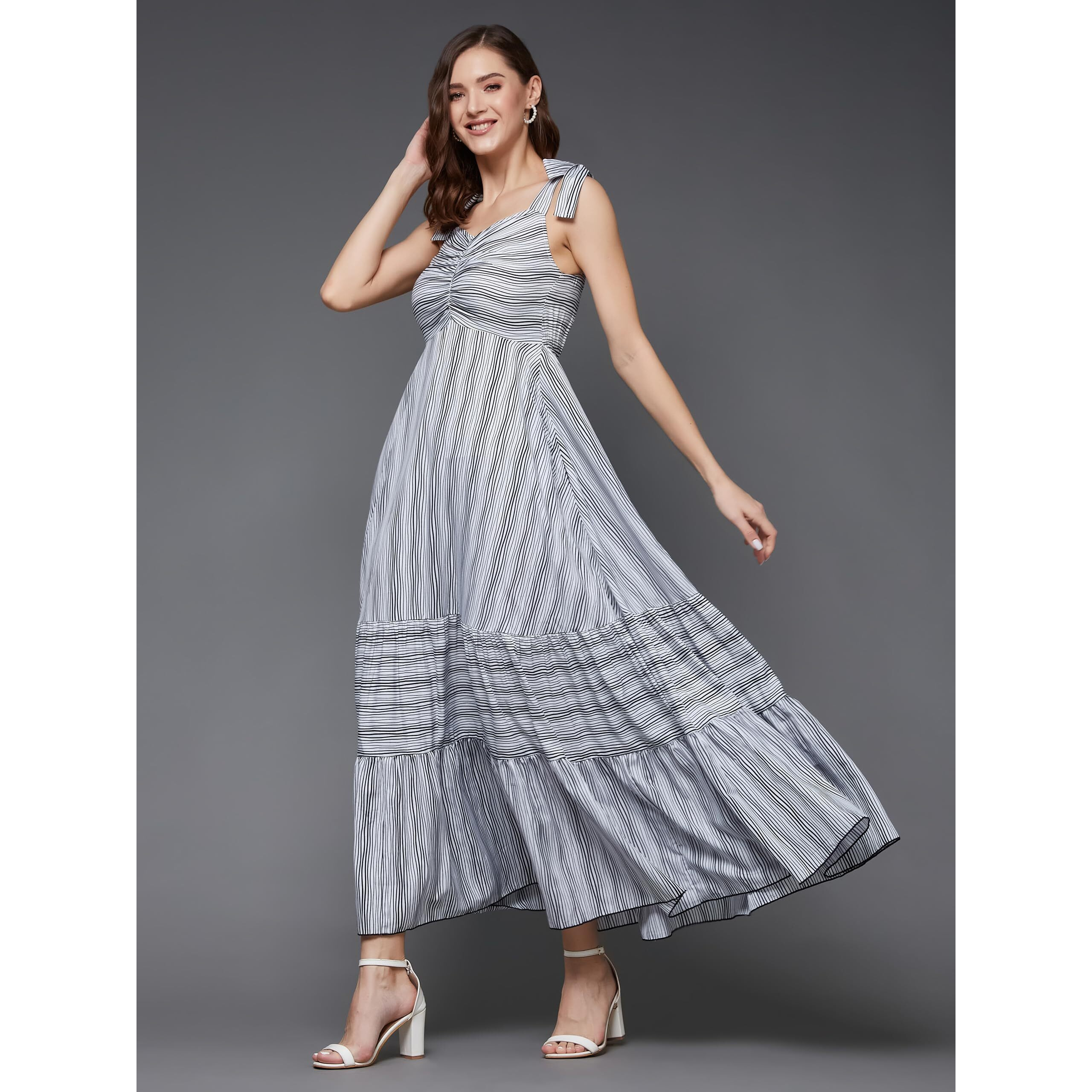 Miss Chase Women's Sweet-Heart Neck Tie-Up Viscose Rayon Tiered Relaxed Fit Longline Dress With Pockets (Mcaw23D19-05-98-05, Black And White, L)