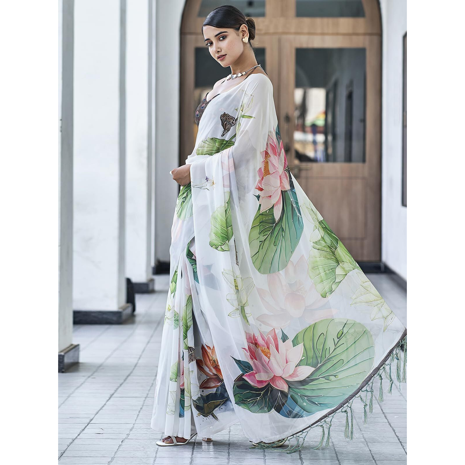 Satrani Women's Floral Printed Georgette Saree With Unstitched Blouse Piece (3505S116N_White & Multi3)