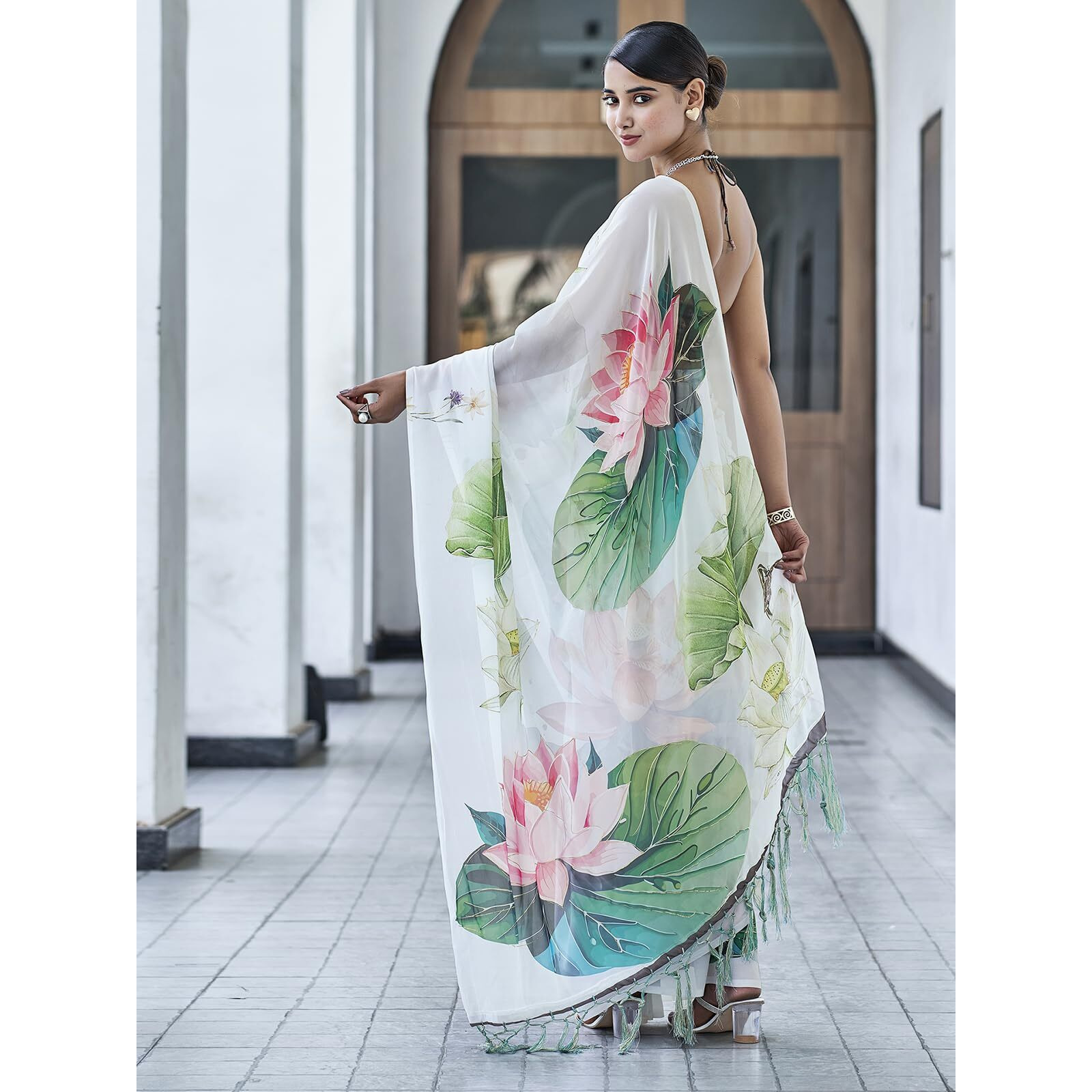 Satrani Women's Floral Printed Georgette Saree With Unstitched Blouse Piece (3505S116N_White & Multi3)