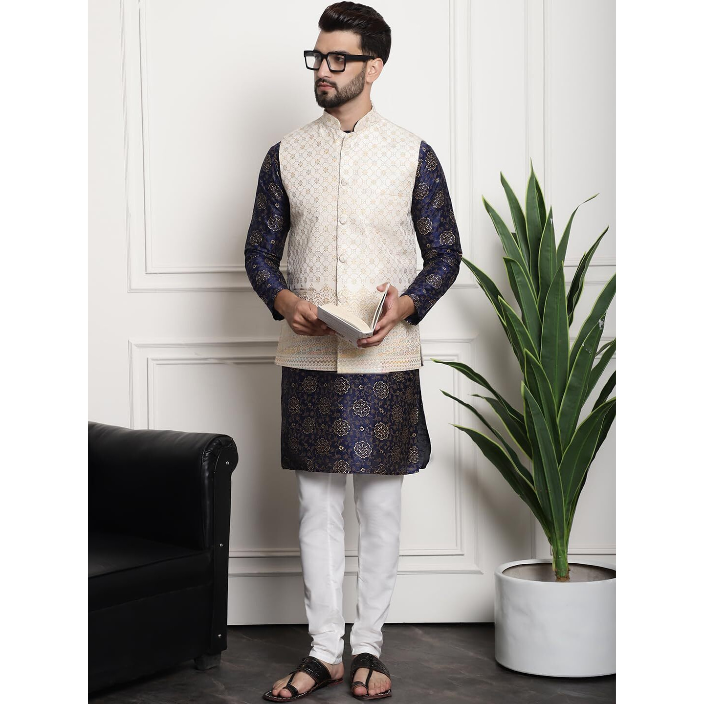 Sojanya (Since 1958 Men's Silk Blend Print Nblue Kurta And Cream Pyjama With Cream Nehru Jacket