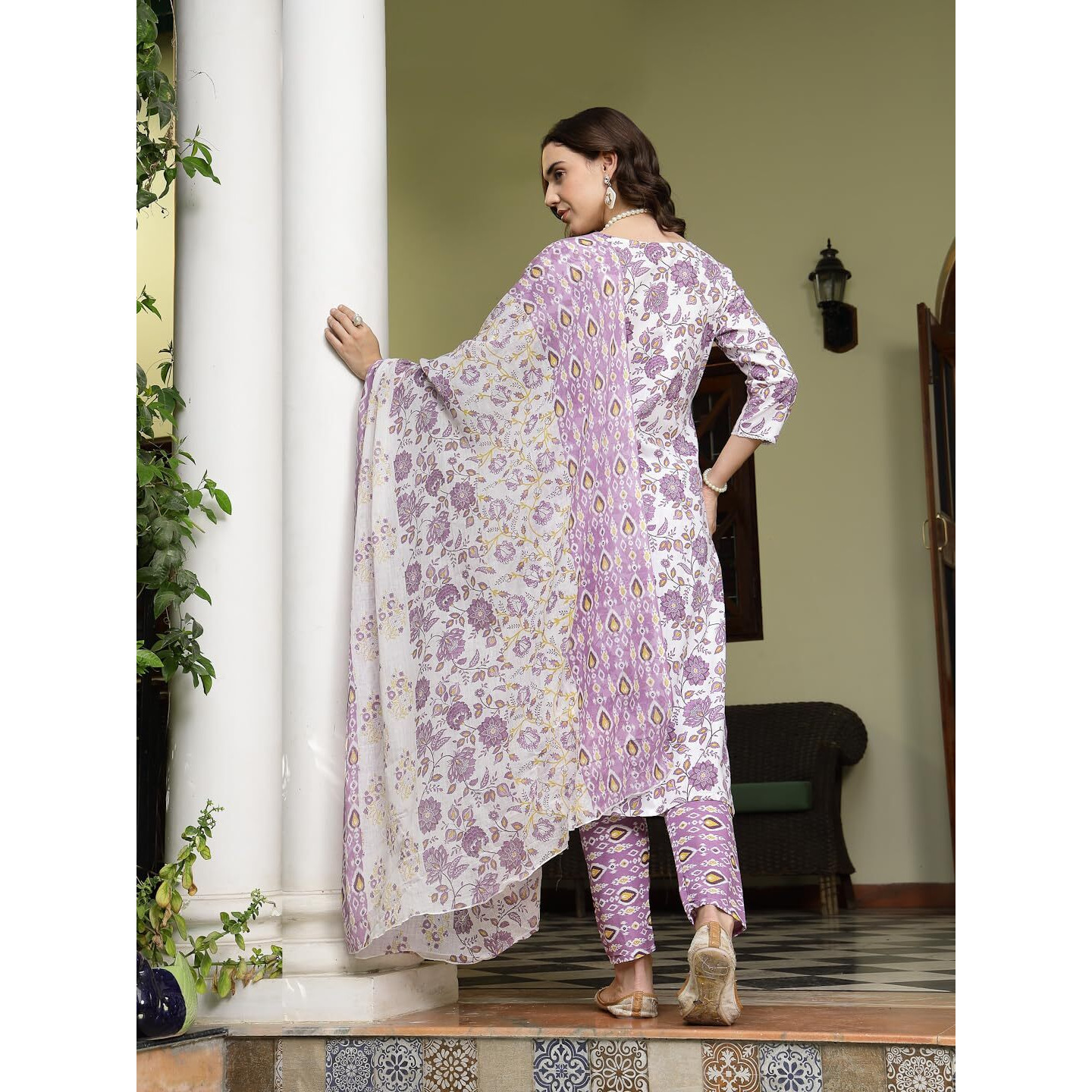Stylum Women's Floral Printed Cotton Straight Kurta Pant Dupatta Set (Kpdlavendershina38_Lavender, M)