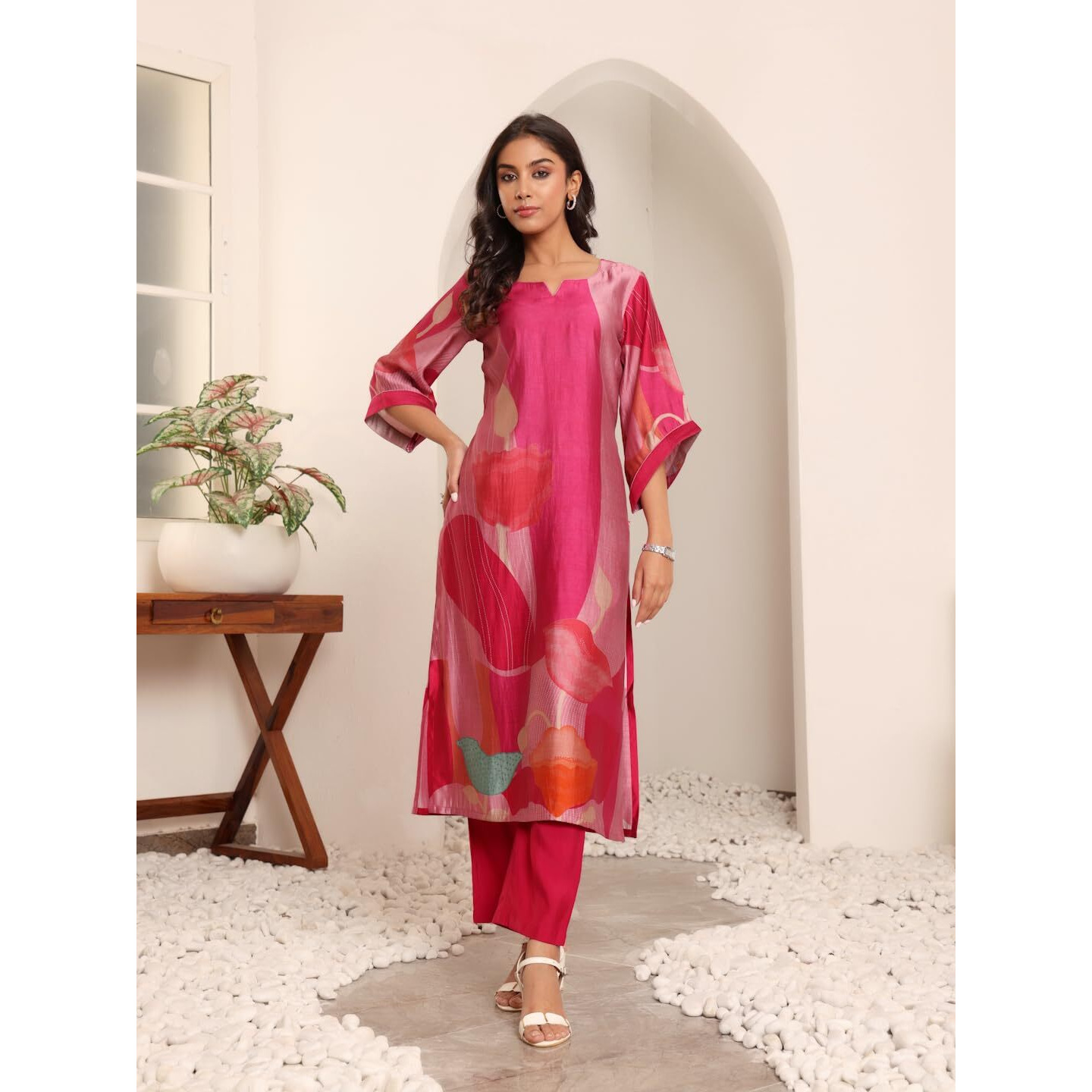 Varanga Women Fuchsia Pink Abstract Printed Straight Kurta With Trousers  Stylish Ethnic Set