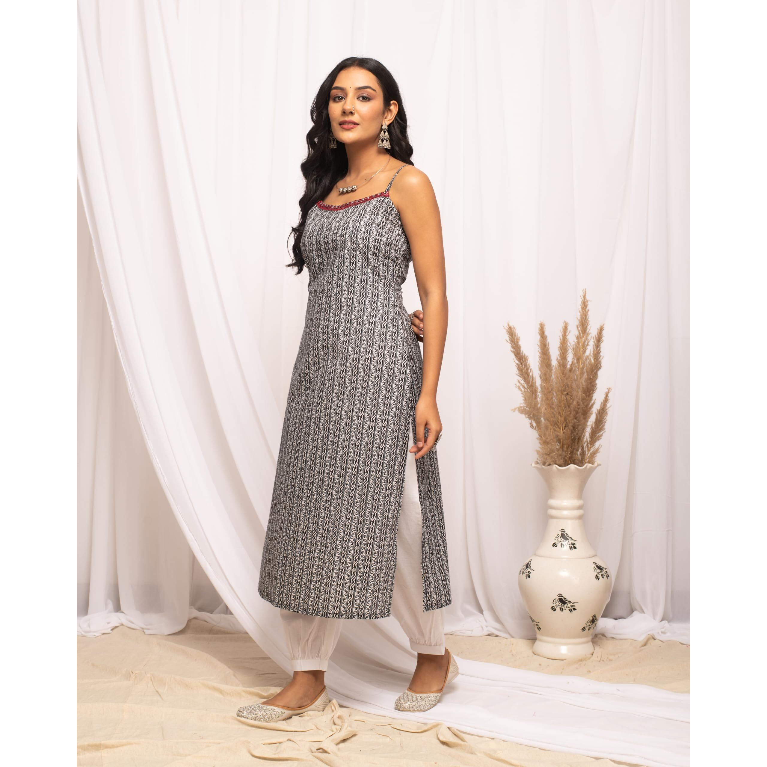 Fiorra Women's Striped Printed Black Cotton Straight Kurta Far0107