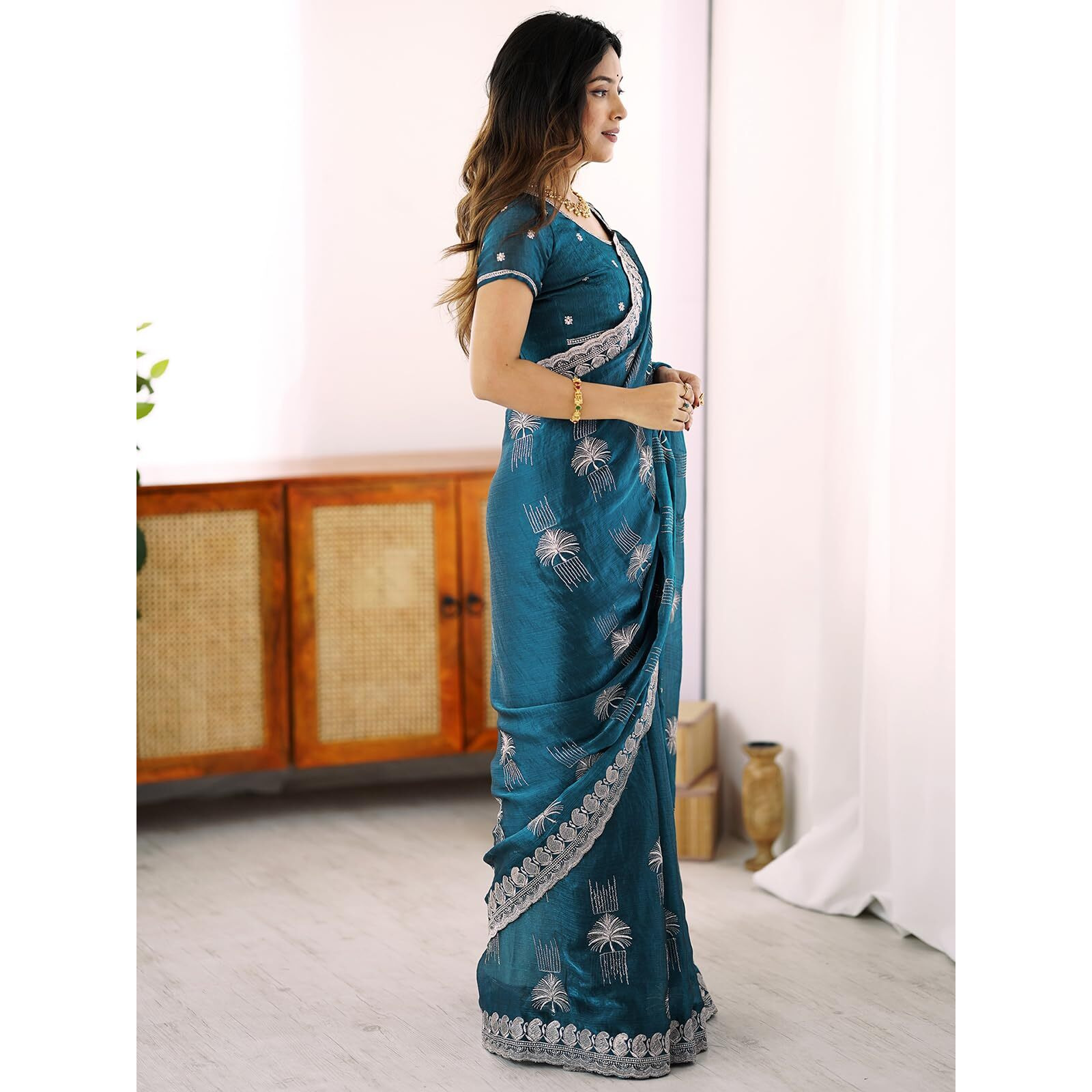 Satrani Women's Simmer Chiffon Embroidery Scalloped Border Saree With Unstitched Blouse Piece (4488S232N_Peacock Blue)