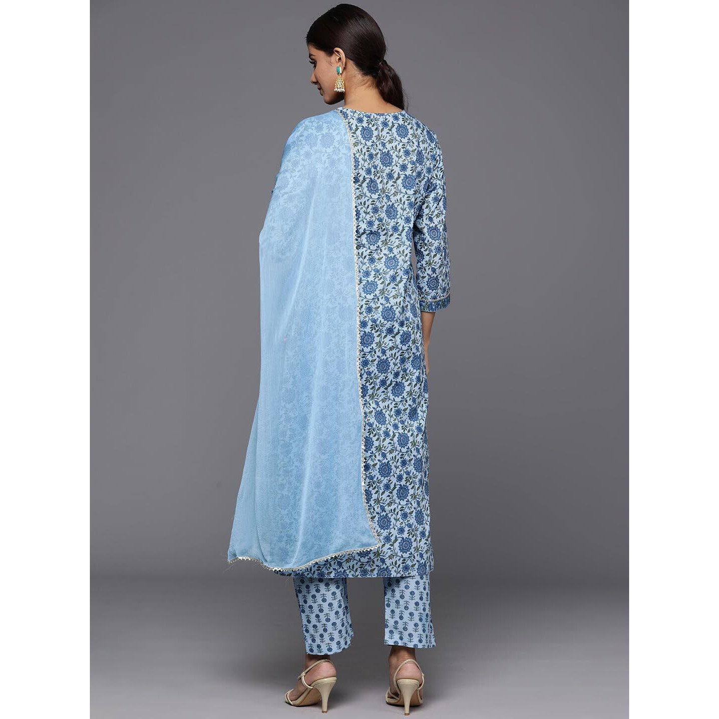 Varanga Women V Neck Collar Kurta Paired With Tonal Dupatta And Tonal Bottom.