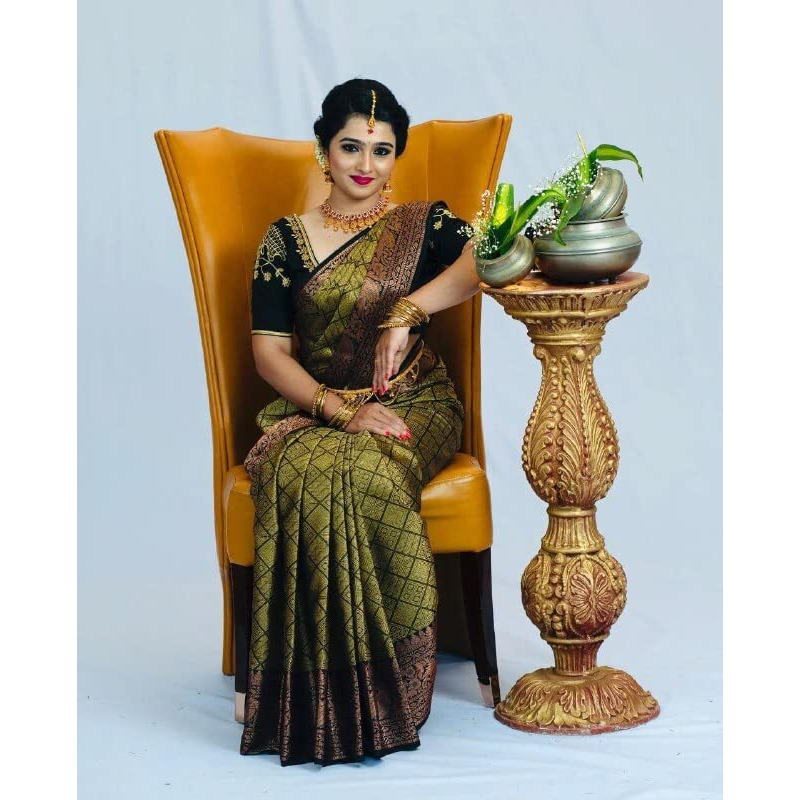 Flosive Women's Present Banarasi Soft Lichi Silk Saree Beautiful Jacquard Rich Pallu Design Work Zari Woven Kanjivaram Silk Style Saree With Soft Lichi Silk Blouse Piece Ayn Royal Green & Chex.