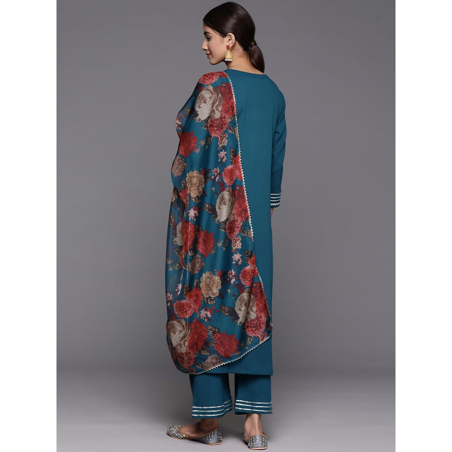 Varanga Women Teal Straight Kurta Paired With Tonal Bottom And Tabby Dupatta