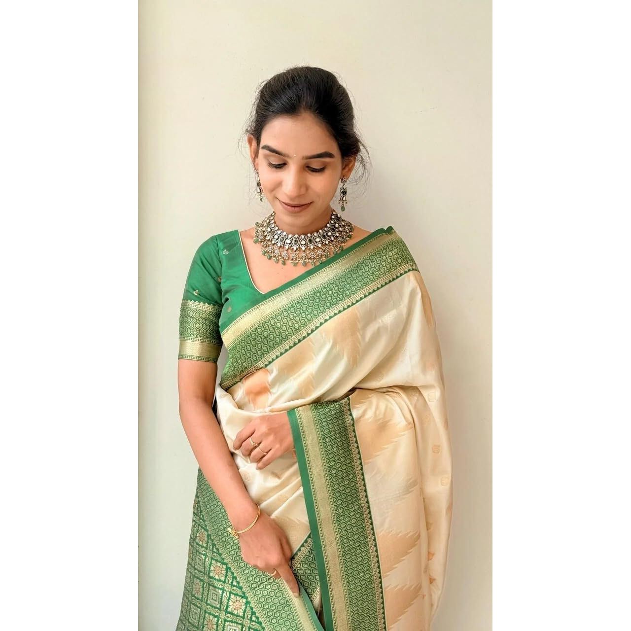 Flosive Women's Beautiful Soft Silk Saree With Zari Weaving With Blouse Piece (Cream & Green)