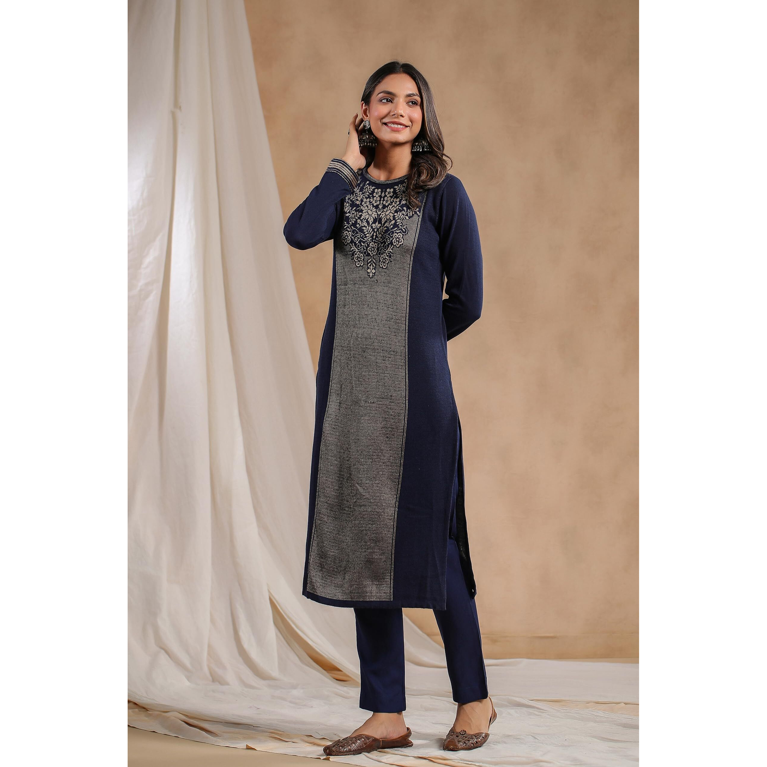 Ishin Women's Navy Blue Jacquard Style Ethnic Motifs Straight Winterwear Kurta