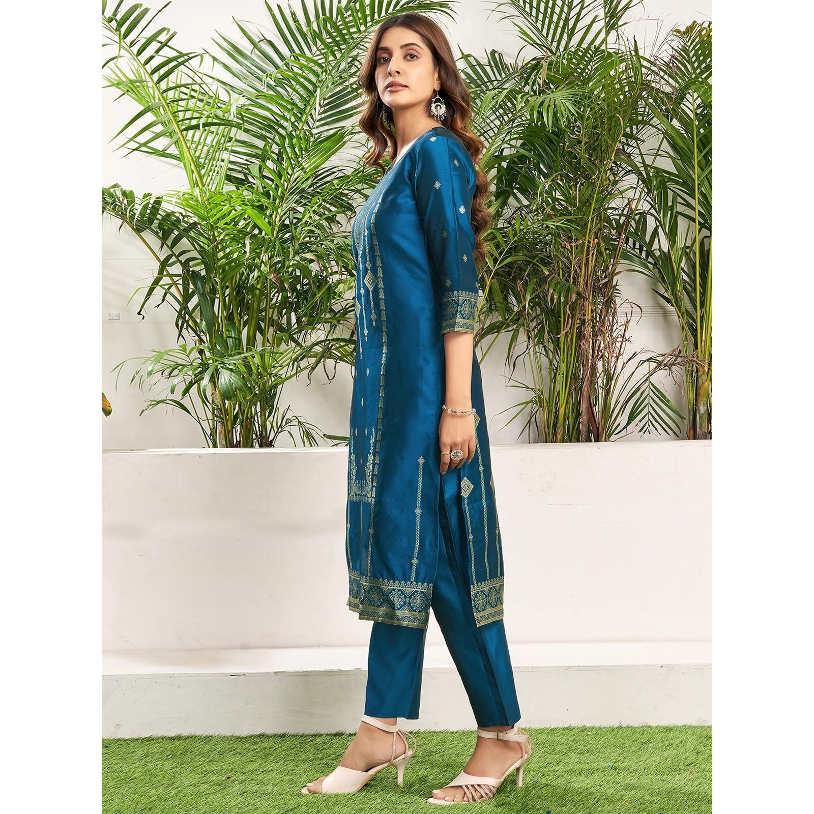 Sanisa Women's Silk Blend Jacquard Work Straight Kurta With Pant And Dupatta Set (222Kbd2356N-Xl_Teal Blue & Golden)