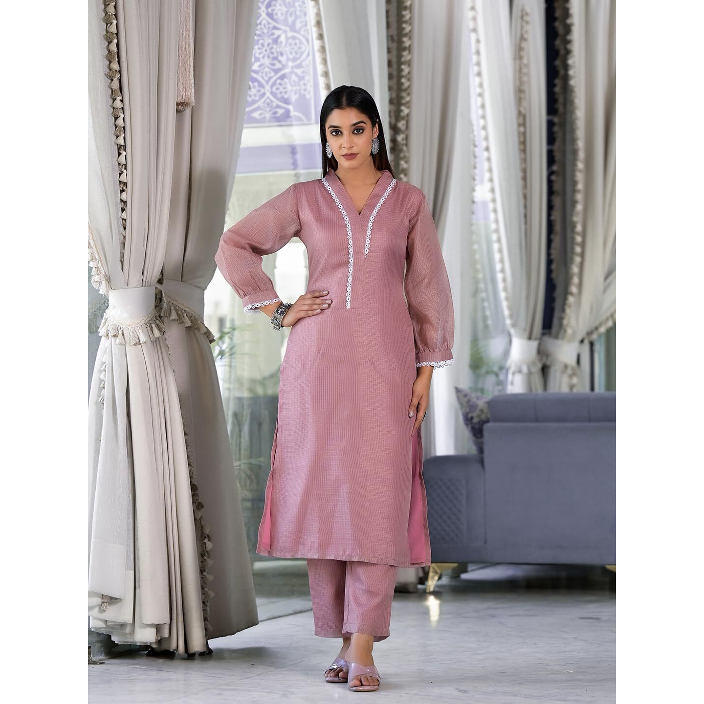 Varanga Women Mauve Kota Check V-Neck, Long Sleeve Straight Kurta, Paired With Tonal Bottom.