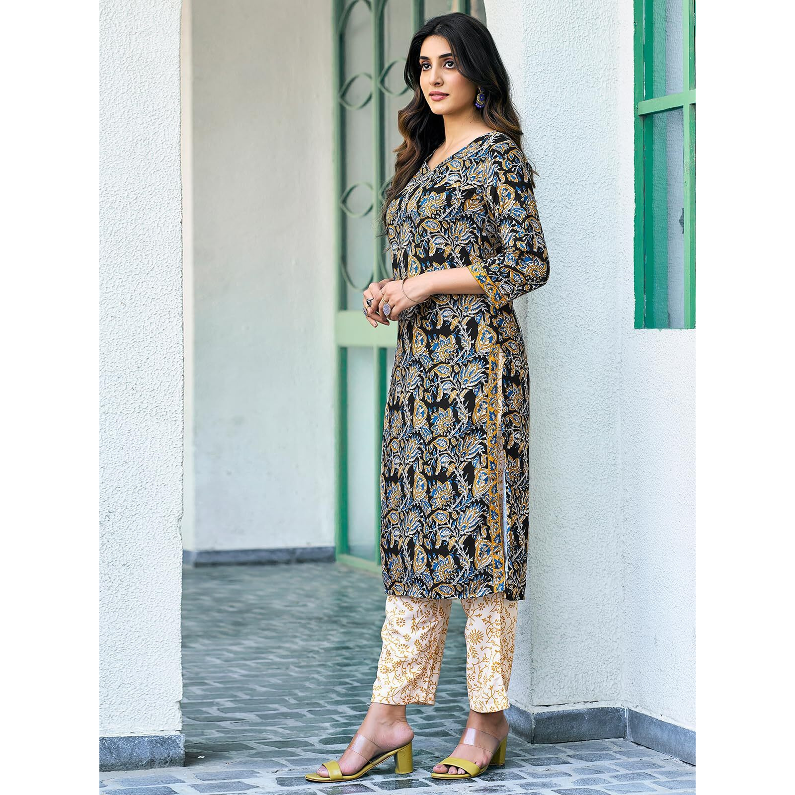 Sanisa Women's Rayon Blend Floral Printed Straight Kurta With Pant And Dupatta (129Kbd1393N-M_Black & Multi3)