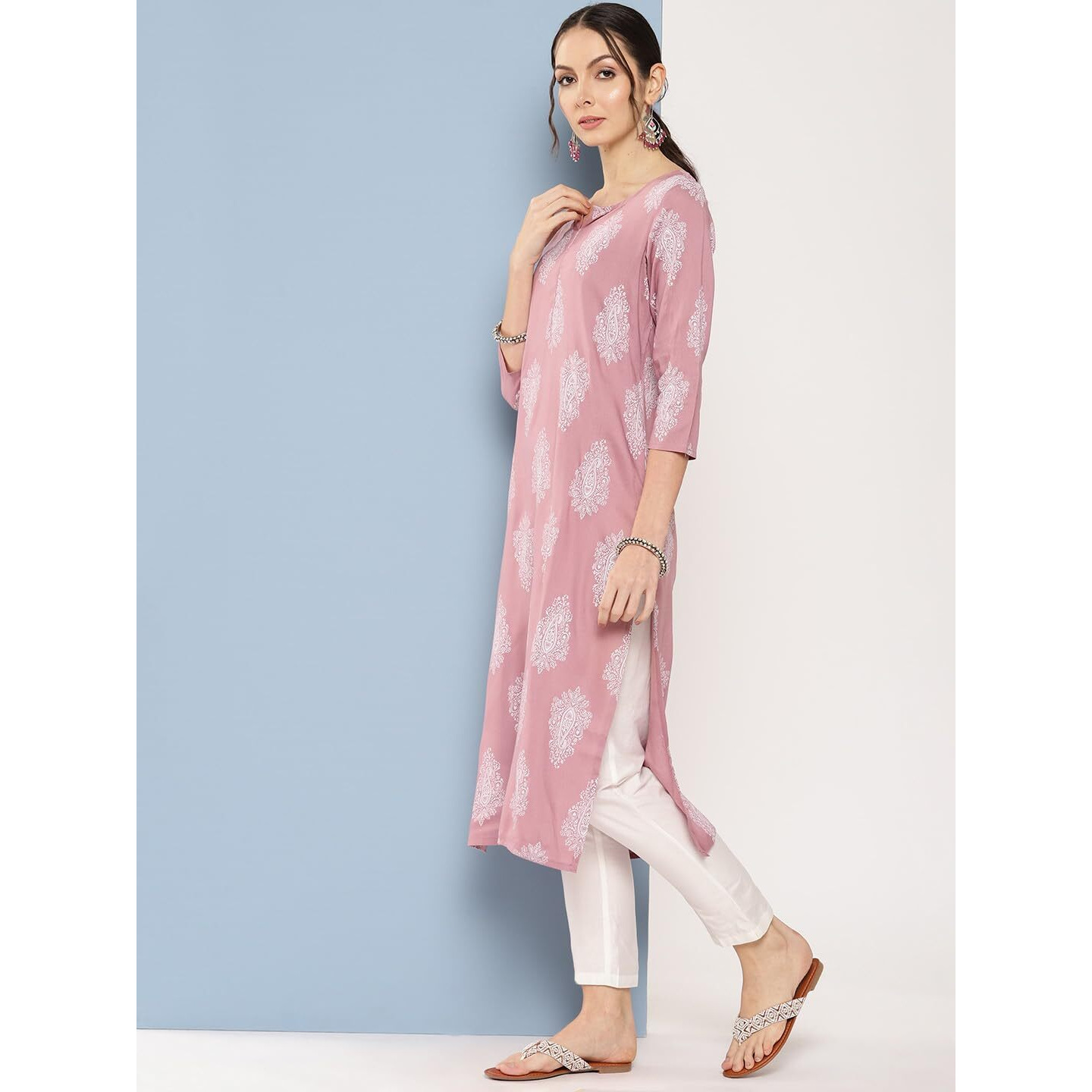 Anubhutee Women's Cotton Ethnic Motifs Pink Straight Kurta