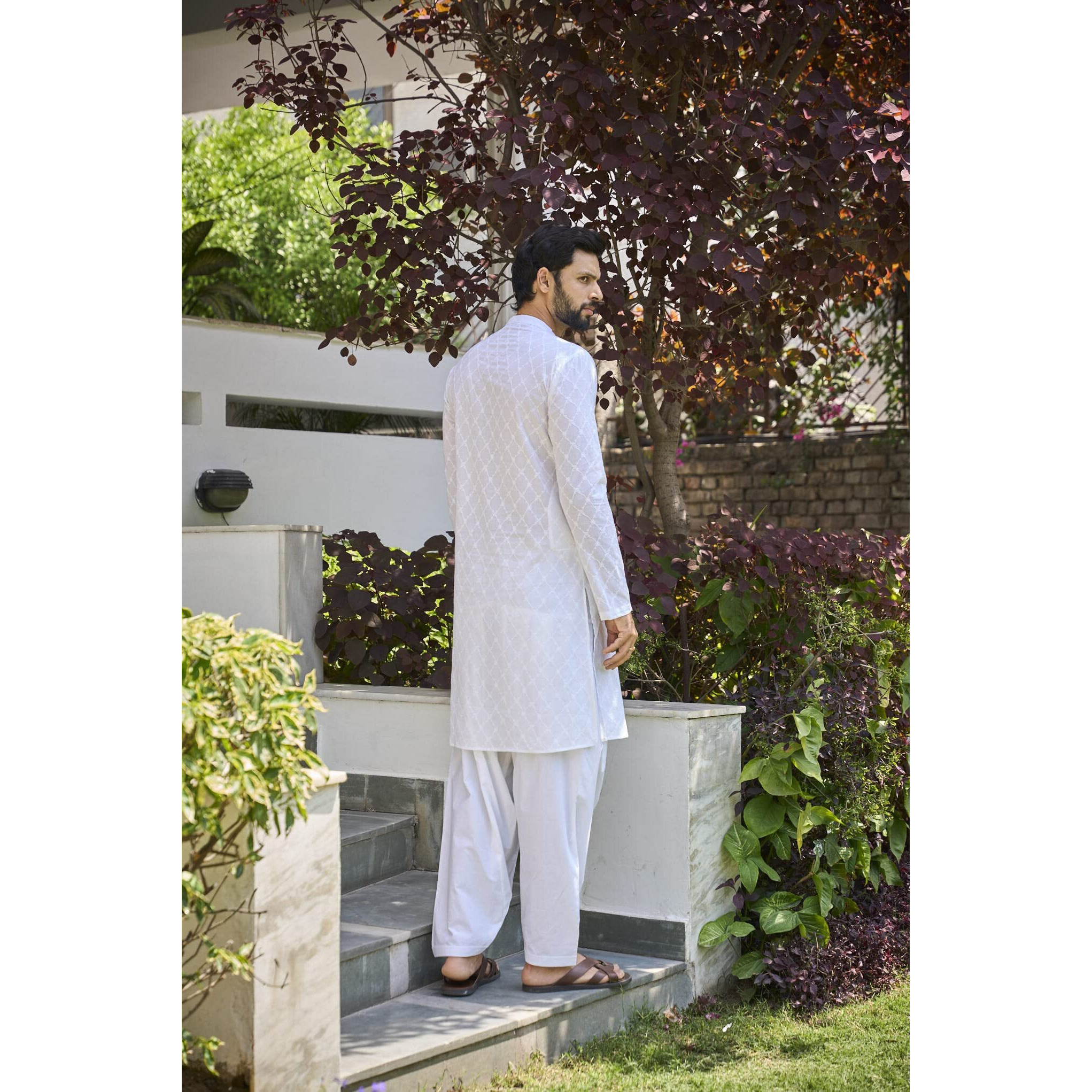 See Designs Men's White Chikankari Embroidered Straight Kurta_Sdmkt1092L