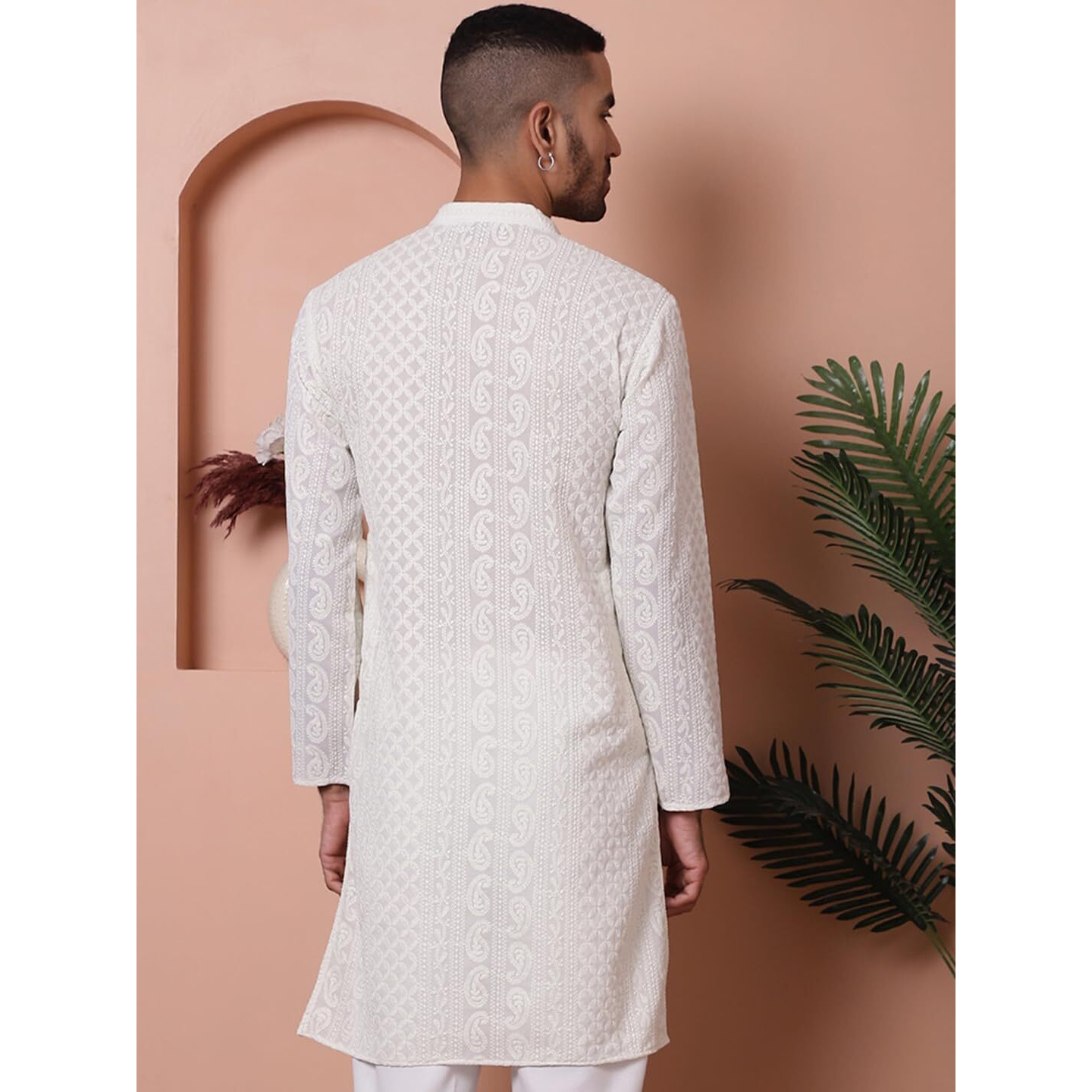 Jompers Men's White Chikankari Embroidered Kurtas. (White, L)