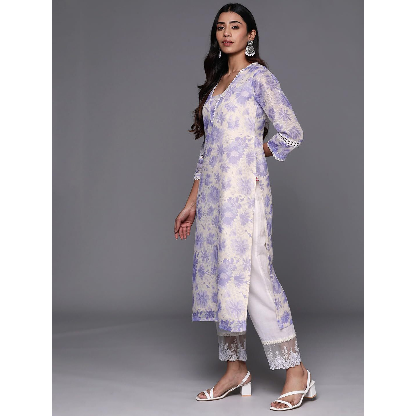 Varanga Women Lavender Floral Printed V-Neck Three Quarter Sleeve Straight Kurta  Stylish & Comfortable For Everyday Wear (Small)