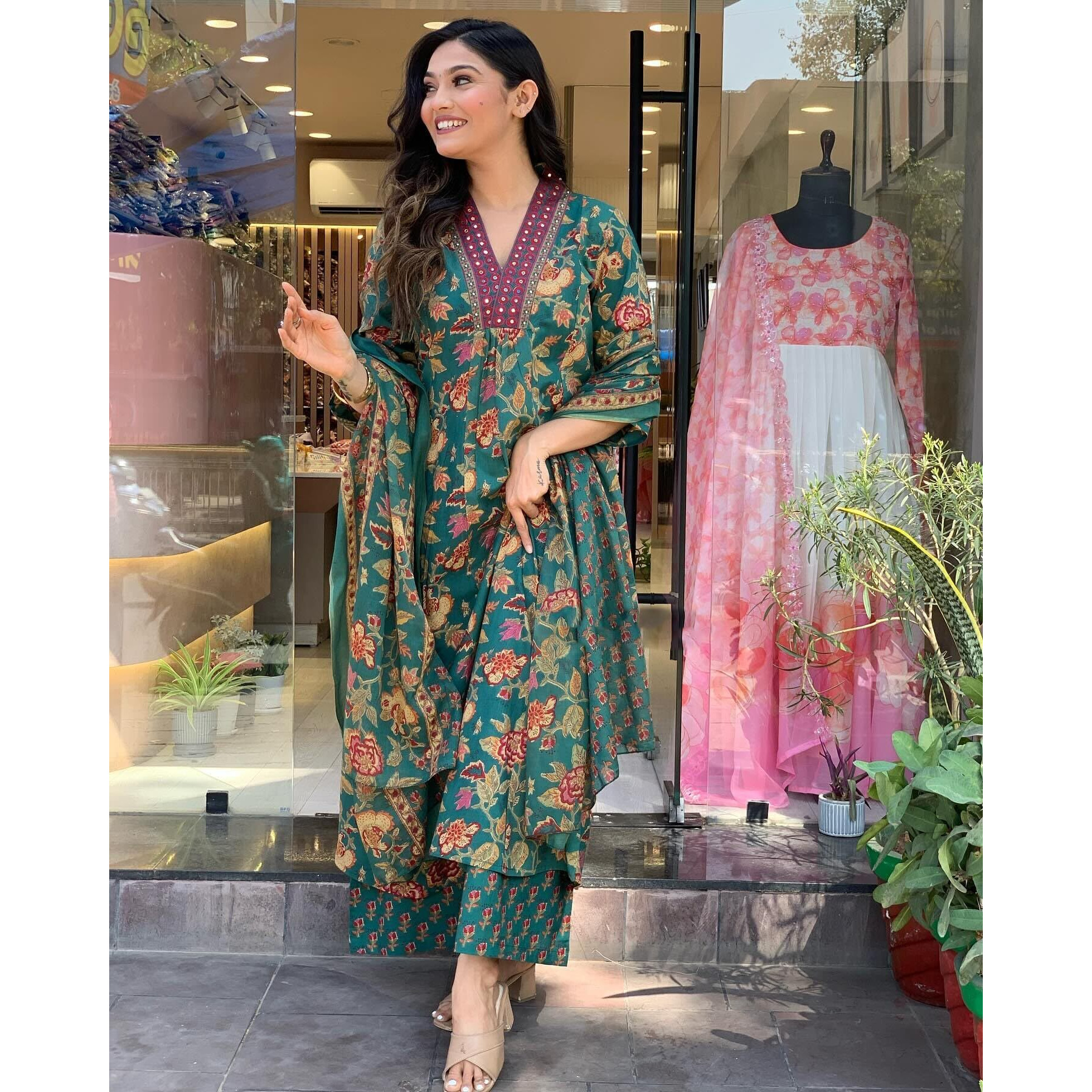 Nermosa Women Printed Anarkali Kurta And Pant Set With Dupatta (Green, S)