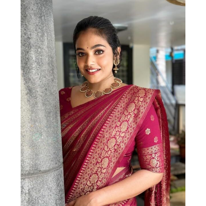 Flosive Women's Dark Pink & Golden Kanjivaram Wedding Saree With Blouse Piece