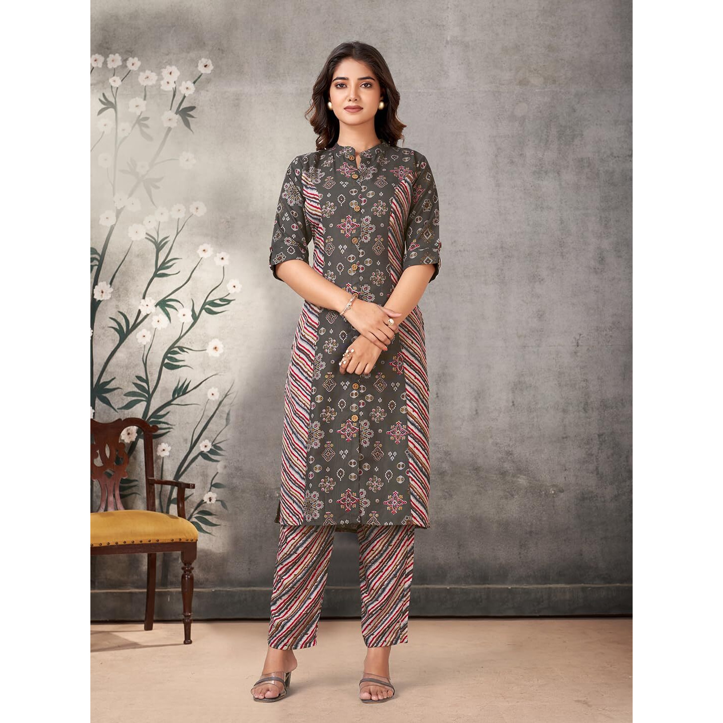 Pratham Blue Women's Viscose Rayon Straight Kurta With Palazzos |Kurta Set For Women |Women Kurta|Women Printed Kurta Sets Kurtis (Pb-6240-S_Grey Color)