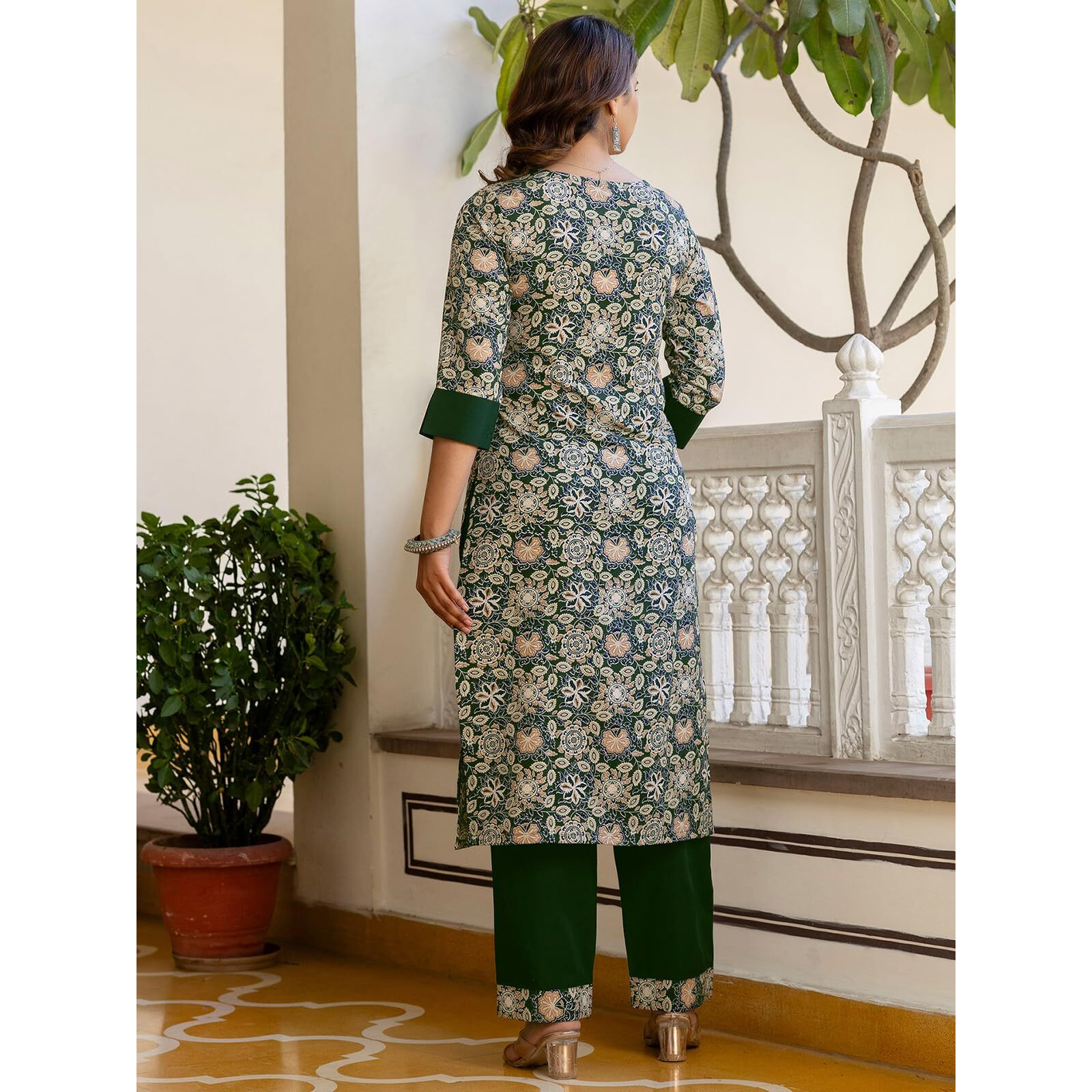 Sanisa Women's Crepe Floral Printed Straight Kurta With Pant And Dupatta Set (231Kbd2443N-L_Green & Beige & Multi)
