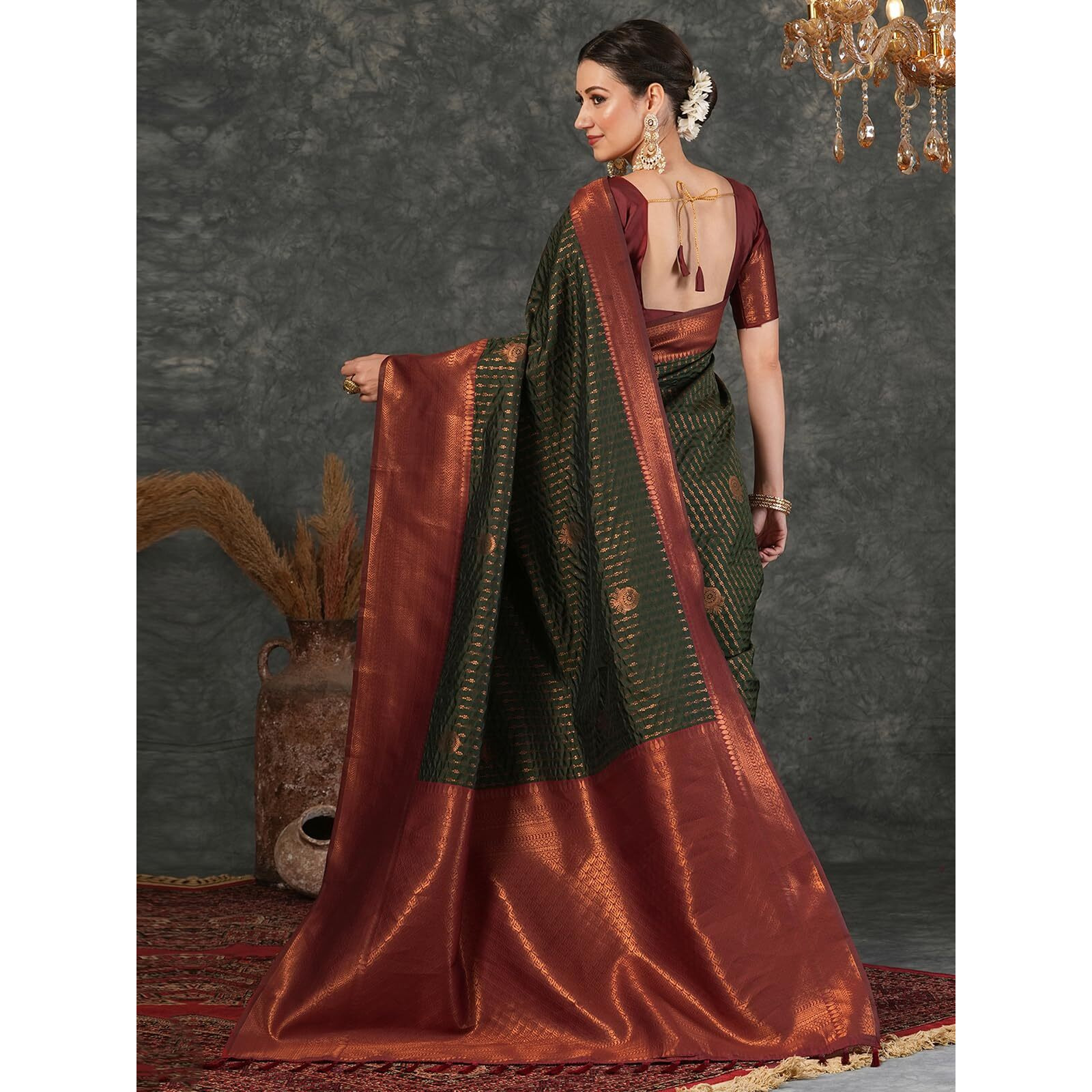 Satrani Women's Silk Kanjivaram Jacquard Weaving Saree With Unstitched Blouse Piece (4028S179N_Dark Green & Maroon)