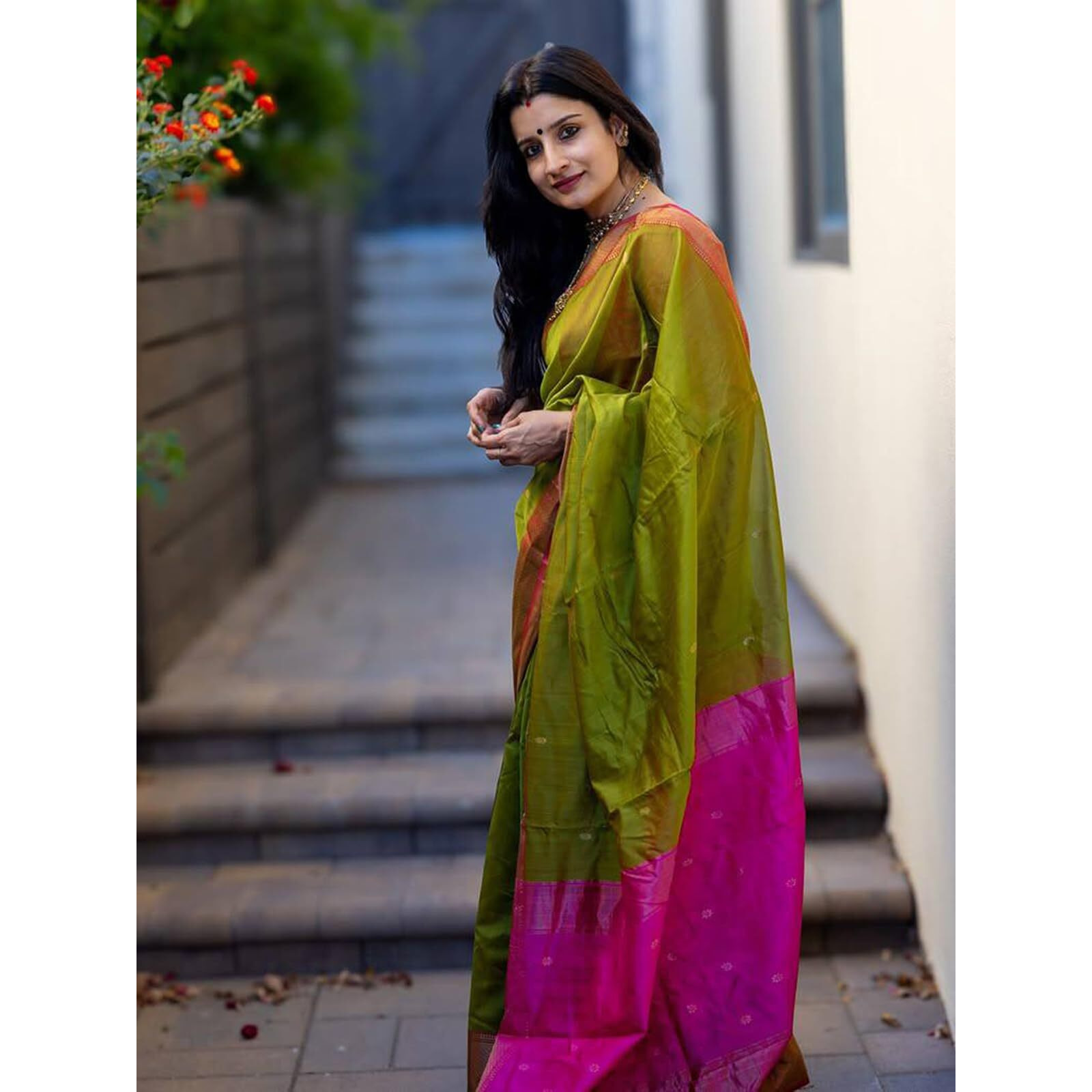Satrani Women's Jacquard Silk Blend Saree (3984S487N_Green & Magenta)