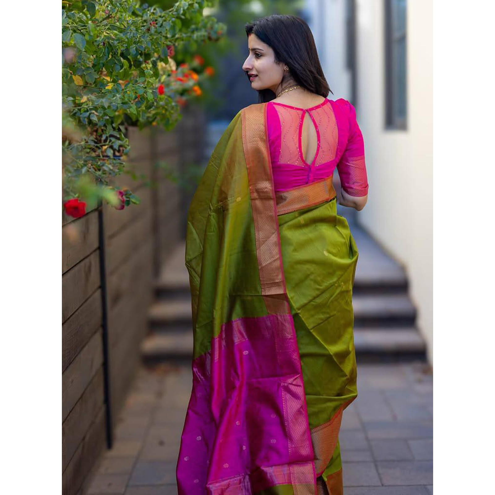 Satrani Women's Jacquard Silk Blend Saree (3984S487N_Green & Magenta)