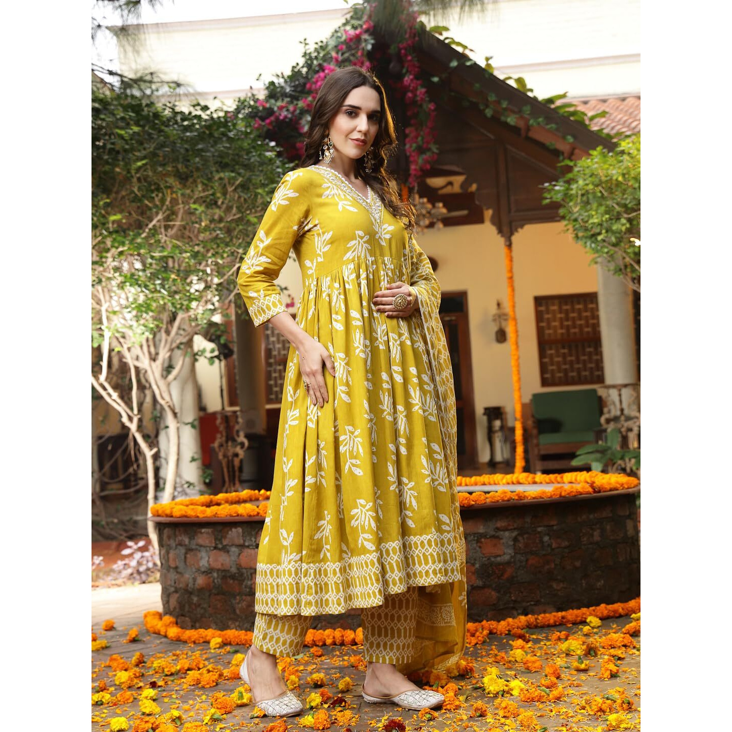 Stylum Women's Floral Printed Cotton Anarkali Kurta Pant Dupatta Set (Kpdyellowmani40_Yellow, L)