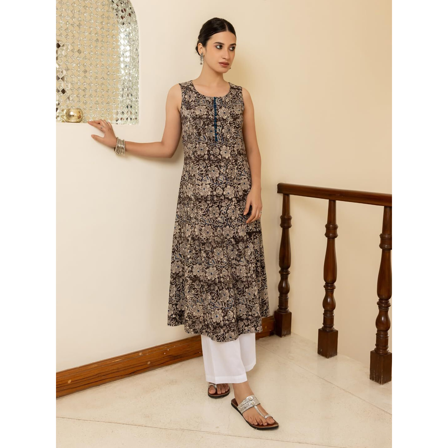 Fiorra Women's Brown Floral Printed Cotton Flared Kurta Far0118