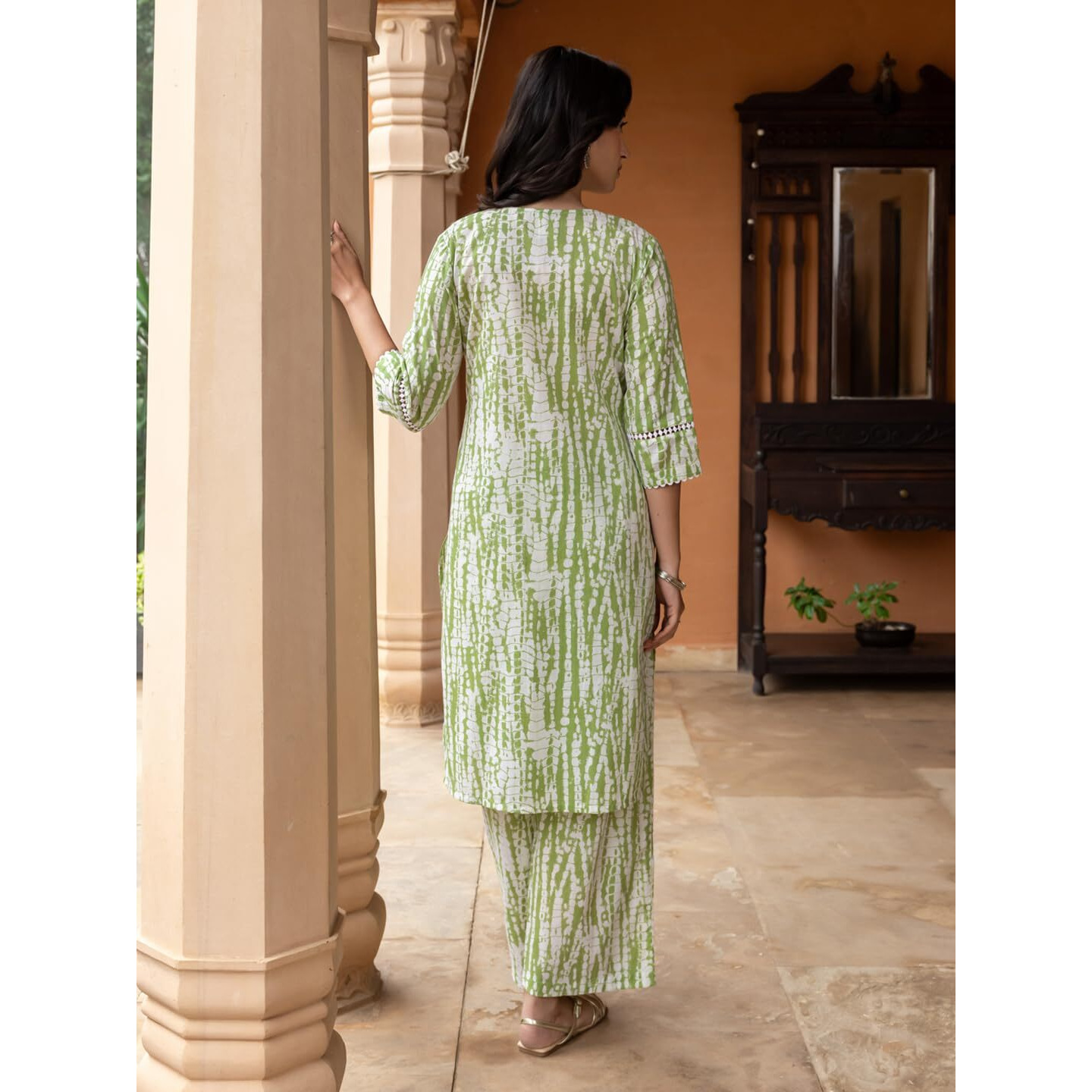 Fiorra Women's Green Cotton Straight Kurta Set Set0182