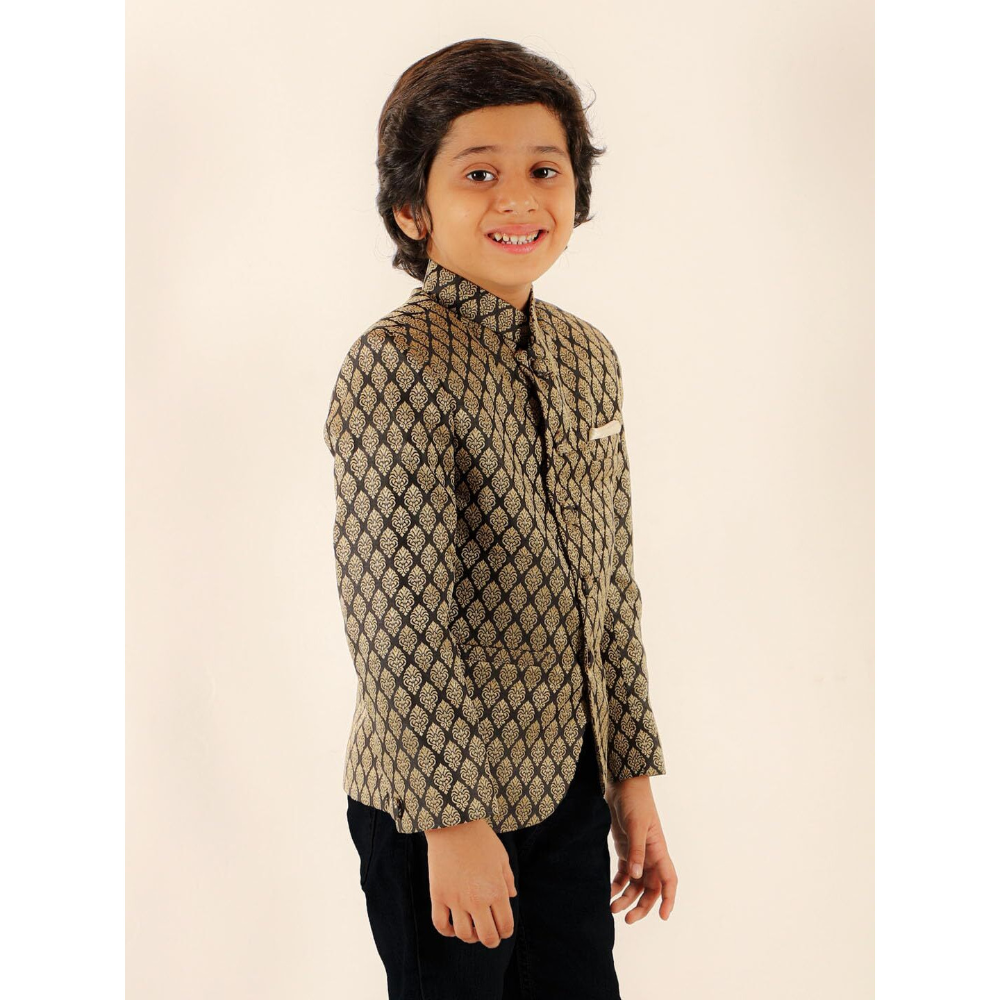 Vastramay Boys' Black Jacquard Jodhpuri Bandhgala (B1404)