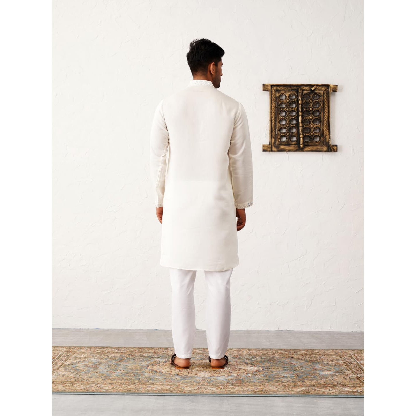Jompers Men's White Embroidered Kurta Pyjama. (White, S)