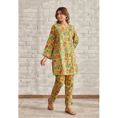 Nainvish Women's Mustard Floral Printed A-Line Cotton Blend V-Neck Co-Ord Set (Sd666_Kb-M)