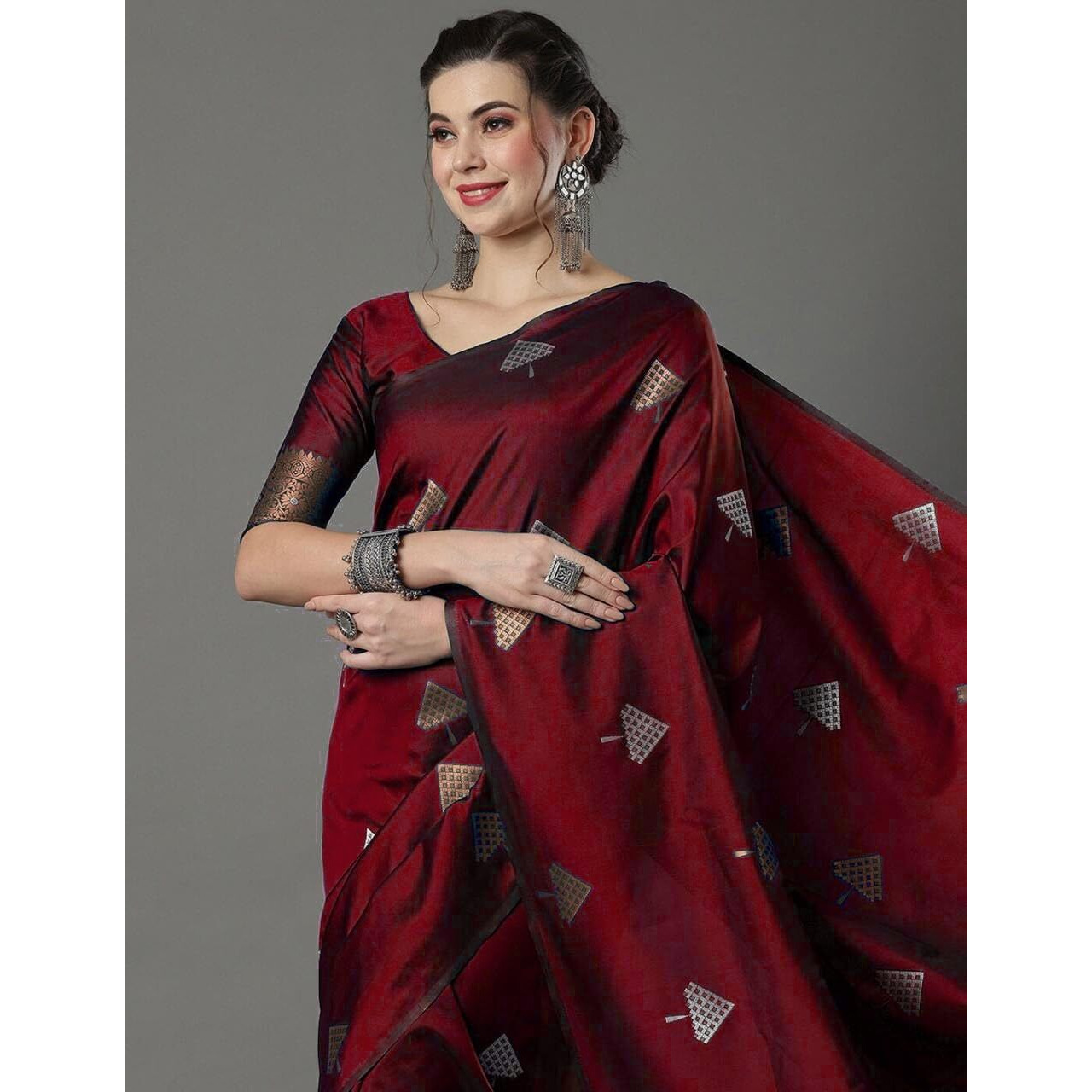 Flosive Woven Beautiful Mix Color Kanjivaram Silk Saree With Zari Weaving (Red)