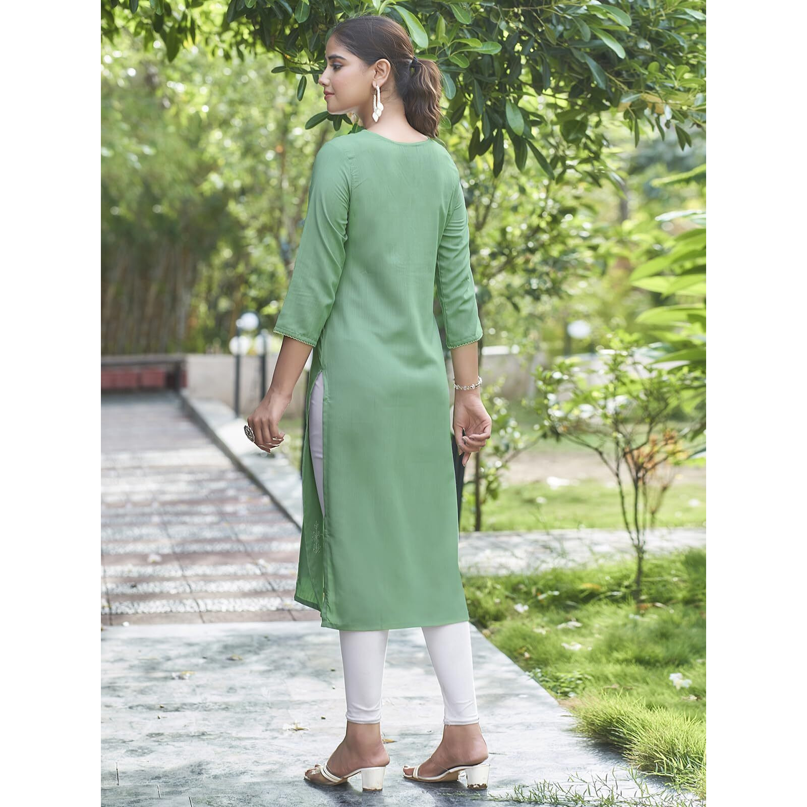 Sanisa Women's Cotton Blend Chikankari Embroidery Straight Kurti (476K10043N-S_Pista Green)