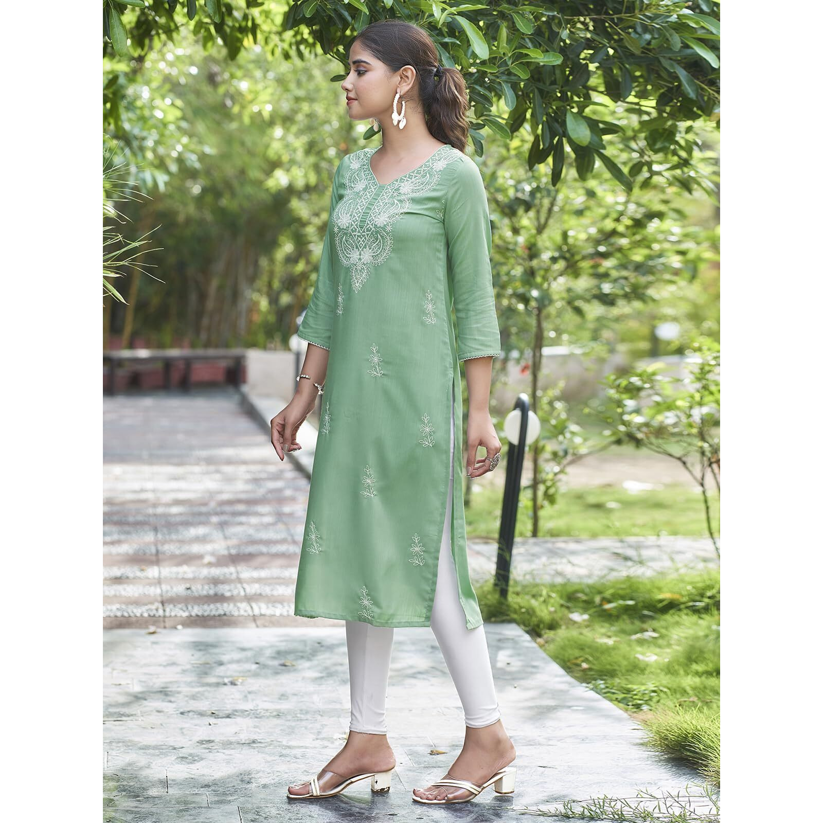 Sanisa Women's Cotton Blend Chikankari Embroidery Straight Kurti (476K10043N-S_Pista Green)