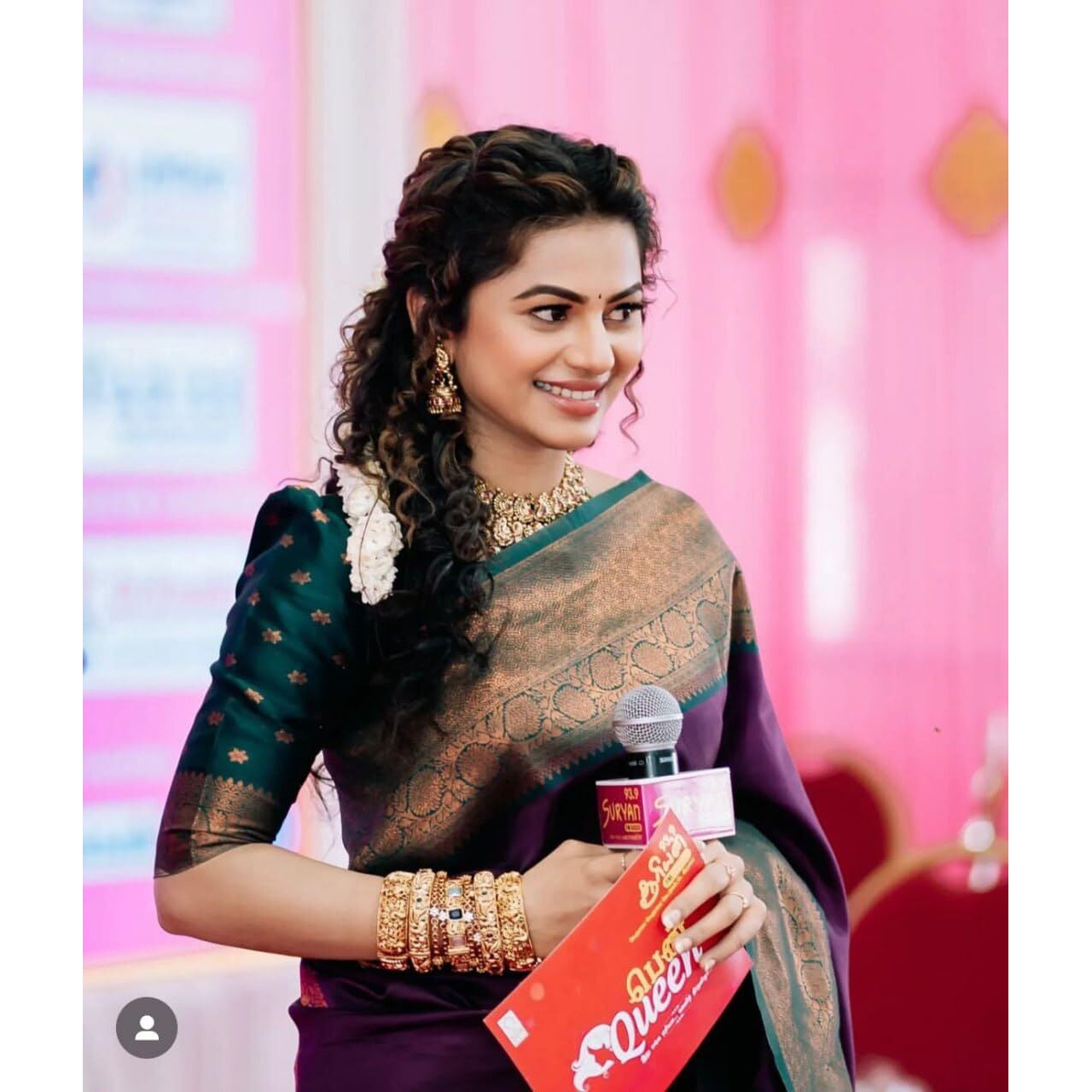 Flosive Woven Wine & Gold Zari Woven Kanjivaram Saree With Blouse..